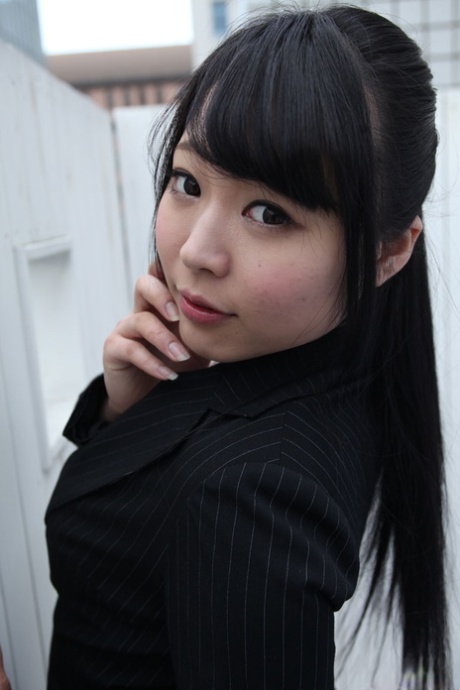 Yui Kawagoe model top photo