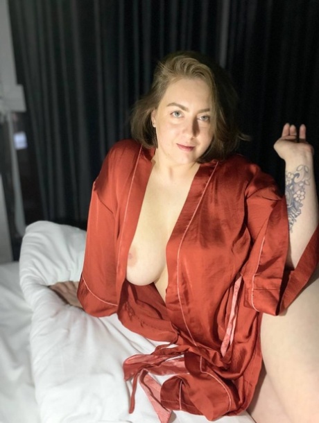 women bib shorts big boobs art nude picture