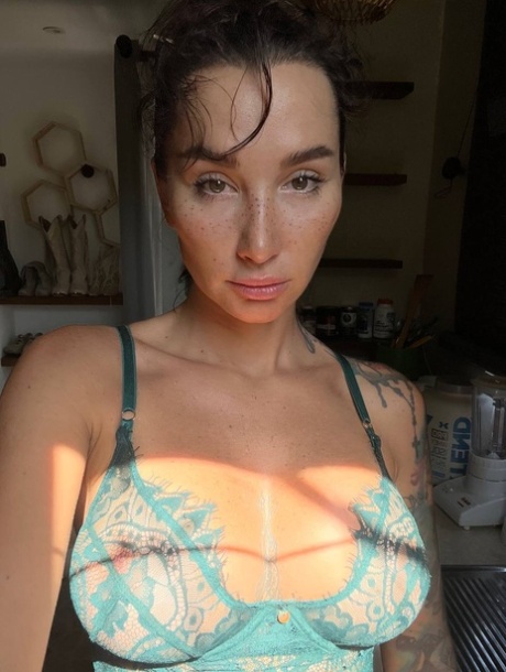 huge pornstar stacked boobs nude photos